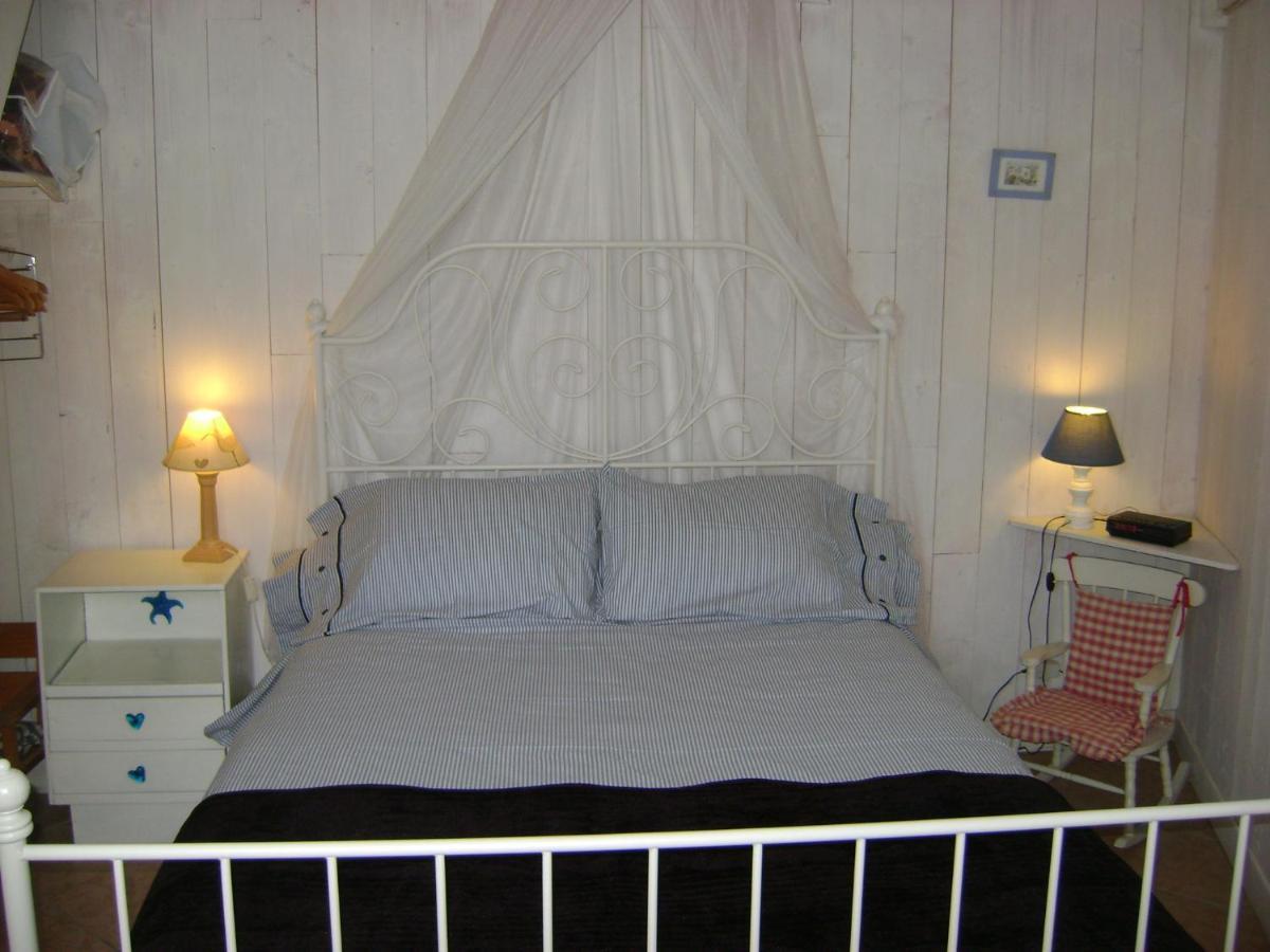 La Petite Maison sur l'Ile de Ré La Flotte Extérieur photo